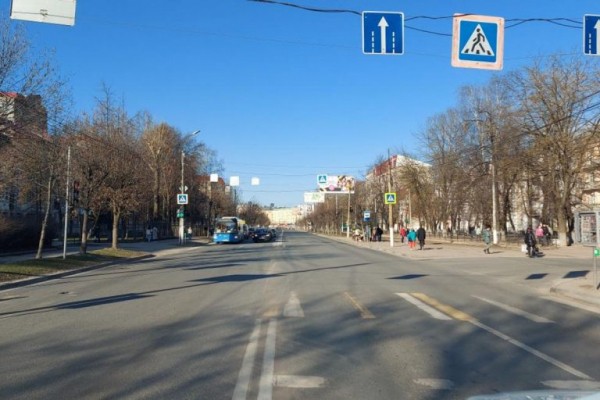 Лихачи на СИМах: в Твери парень на электросамокате сбил пешехода Лихачи на СИМах: в Твери парень на электросамокате сбил пешехода