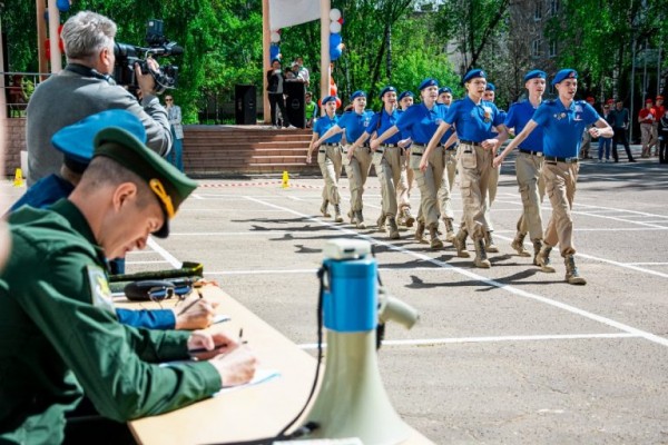 С честью и достоинством: в Твери впервые прошел слет кадетов С честью и достоинством: в Твери впервые прошел слет кадетов