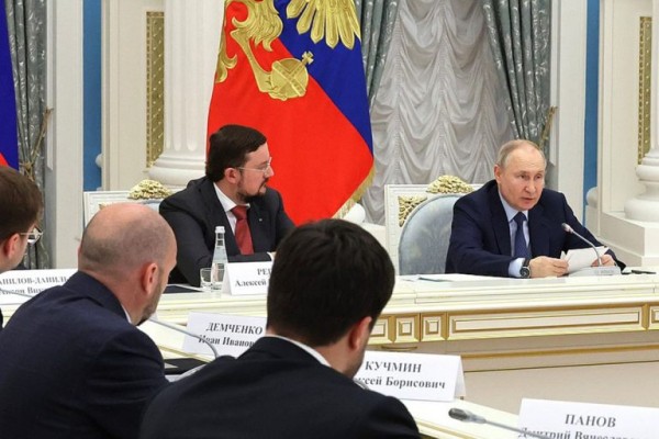 Тверские предприниматели встретились с Президентом РФ Тверские предприниматели встретились с Президентом РФ