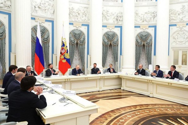 Тверские предприниматели встретились с Президентом РФ Тверские предприниматели встретились с Президентом РФ