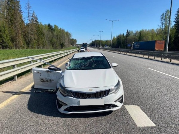 В Тверской области на трассе М-11 в ДТП погиб непристёгнутый пассажир В Тверской области на трассе М-11 в ДТП погиб непристёгнутый пассажир