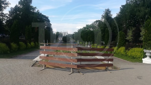 В Твери идут работы по ремонту Поклонного креста Михаилу Тверскому в горсаду В Твери идут работы по ремонту Поклонного креста Михаилу Тверскому в горсаду