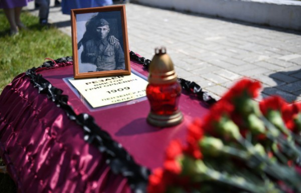Во Ржеве захоронили останки почти 600 бойцов, павших во время ВОВ