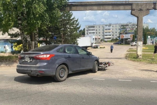 Несовершеннолетний водитель и пассажир мопеда пострадали в ДТП в Тверской области Несовершеннолетний водитель и пассажир мопеда пострадали в ДТП в Тверской области