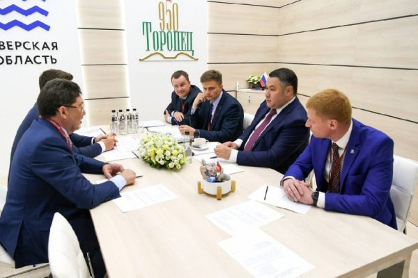 Память о героях, результаты ЕГЭ и судьба Морозовских казарм: о чём в прямом эфире говорил губернатор Тверской области Память о героях, результаты ЕГЭ и судьба Морозовских казарм: о чём в прямом эфире говорил губернатор Тверской области
