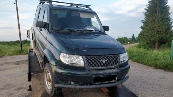 Под Торжком пьяный водитель на УАЗе сбил человека Под Торжком пьяный водитель на УАЗе сбил человека
