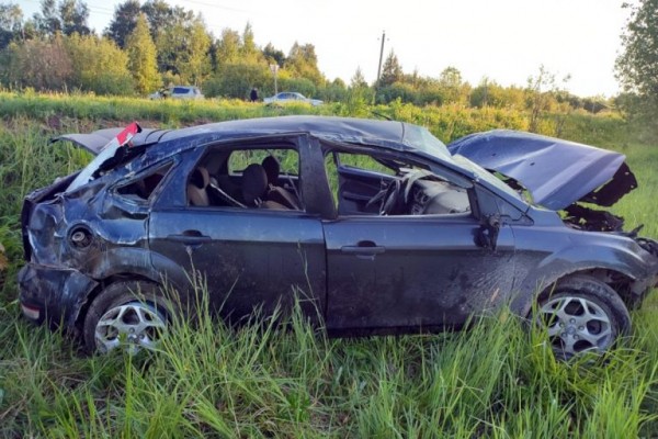 В Тверской области в перевернувшемся автомобиле пострадали двое непристёгнутых несовершеннолетних В Тверской области в перевернувшемся автомобиле пострадали двое непристёгнутых несовершеннолетних