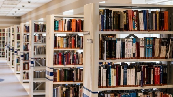 Минцифры России: в конце года книги подорожают на 6,65% Минцифры России: в конце года книги подорожают на 6,65%