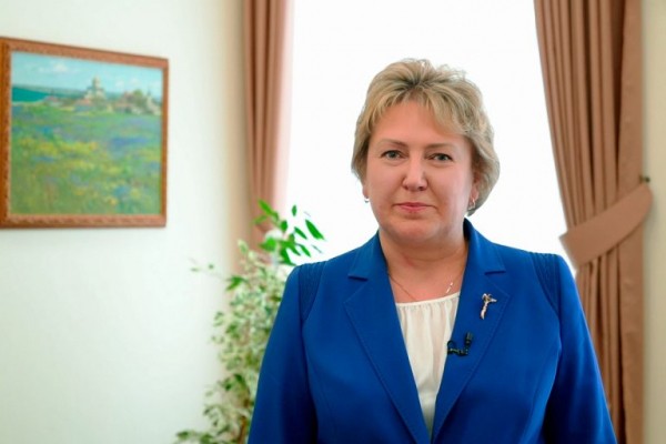 Министр социальной защиты населения Тверской области поблагодарила учителя физкультуры Министр социальной защиты населения Тверской области поблагодарила учителя физкультуры