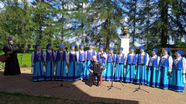 В музее Пушкина в Берново на фестивале выступят гусляры, звонари и гармонисты В музее Пушкина в Берново на фестивале выступят гусляры, звонари и гармонисты