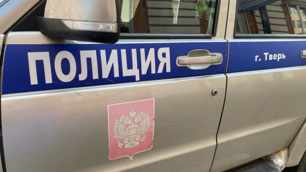 В Твери полицейские нашли воришку вещей из автомобиля В Твери полицейские нашли воришку вещей из автомобиля