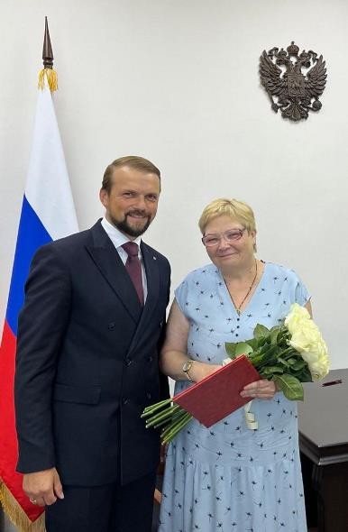 В Твери нотариус Татьяна Картавенко сдала личную гербовую печать