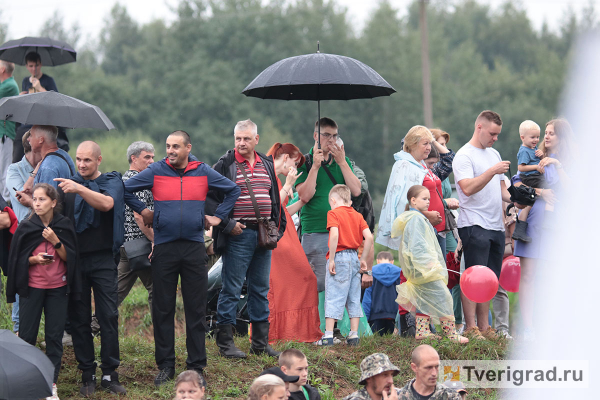 Грязь для титанов: в Твери грузовики соревновались на бездорожье под дождём Грязь для титанов: в Твери грузовики соревновались на бездорожье под дождём