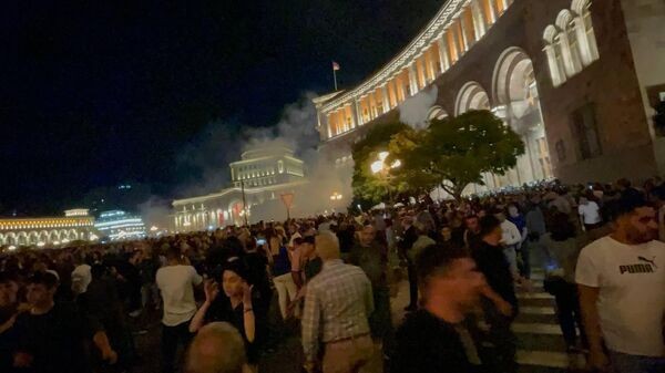 Массовые протесты в Ереване. Онлайн-репортаж Массовые протесты в Ереване. Онлайн-репортаж