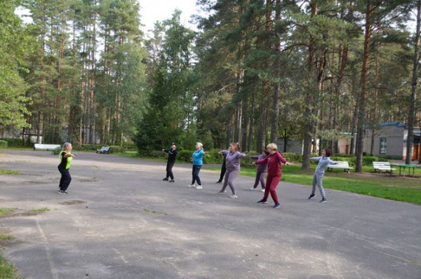 В Твери в загородном лагере "Романтик" отдыхали дети с особенностями здоровья В Твери в загородном лагере "Романтик" отдыхали дети с особенностями здоровья
