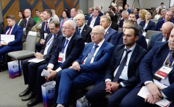 Делегация ЗакСобрания принимает участие в парламентском форуме в Дербенте Делегация ЗакСобрания принимает участие в парламентском форуме в Дербенте
