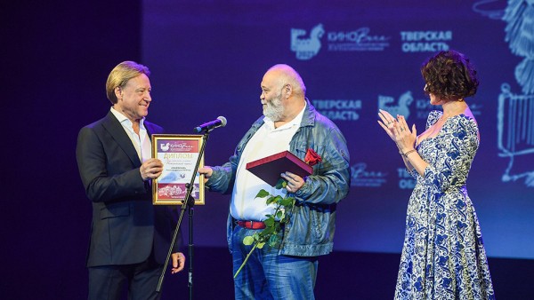 В Твери назвали лучшие фильмы, сценарий, актера и режиссера фестиваля "КиноВече" В Твери назвали лучшие фильмы, сценарий, актера и режиссера фестиваля "КиноВече"