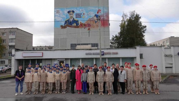 В Торжке нарисовали граффити в память о Герое России лётчике Василии Клещенко В Торжке нарисовали граффити в память о Герое России лётчике Василии Клещенко