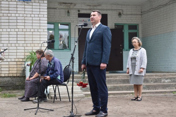 В зубцовской школе установили мемориальную доску в честь погибшего выпускника В зубцовской школе установили мемориальную доску в честь погибшего выпускника