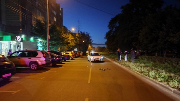 В Твери на бульваре Ногина сбили семилетнего мальчика на самокате В Твери на бульваре Ногина сбили семилетнего мальчика на самокате