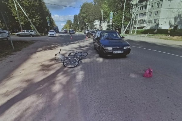 В Тверской области нарушивший ПДД велосипедист врезался в автомобиль В Тверской области нарушивший ПДД велосипедист врезался в автомобиль