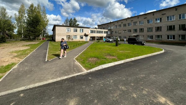 В Тверской области продолжается ремонт территорий учреждений здравоохранения В Тверской области продолжается ремонт территорий учреждений здравоохранения