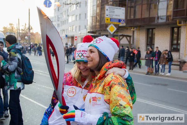 10 лет назад по Твери пронесли Олимпийский огонь 10 лет назад по Твери пронесли Олимпийский огонь