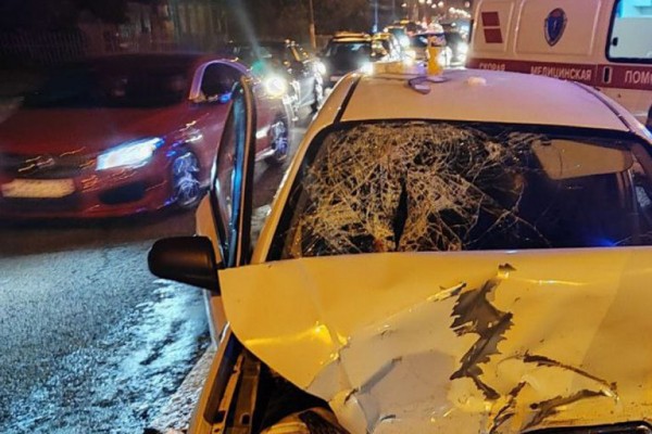 На трассе М-9 в Тверской области пассажирку выбросило из «кувыркавшегося» автомобиля На трассе М-9 в Тверской области пассажирку выбросило из «кувыркавшегося» автомобиля