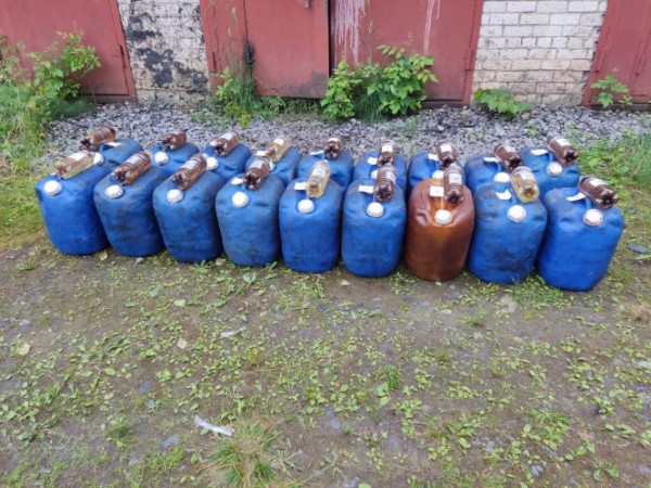 В Тверской области помощник машиниста сбрасывал топливо с локомотива