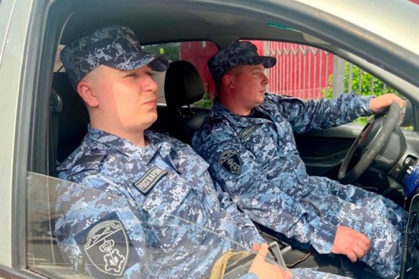 В Тверской области росгвардейцы задержали прохожего с коноплёй В Тверской области росгвардейцы задержали прохожего с коноплёй