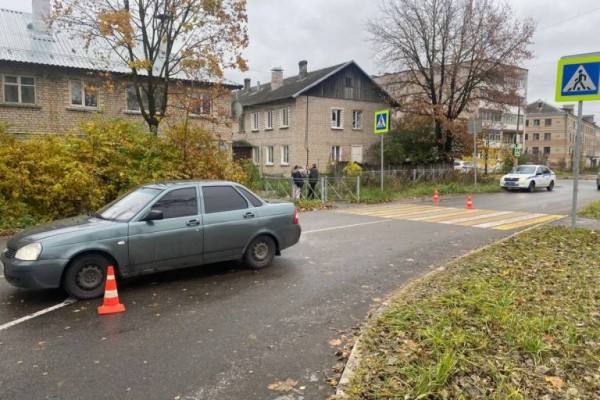 В Тверской области водитель ВАЗа сбил 18-летнюю девушку В Тверской области водитель ВАЗа сбил 18-летнюю девушку