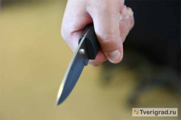 В Западной Двине мужчина угрожал жене убийством В Западной Двине мужчина угрожал жене убийством