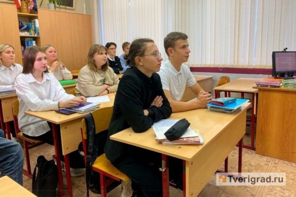 Воспитание - приоритетная задача: о принципах учителя немецкого языка с 40-летним стажем Воспитание - приоритетная задача: о принципах учителя немецкого языка с 40-летним стажем