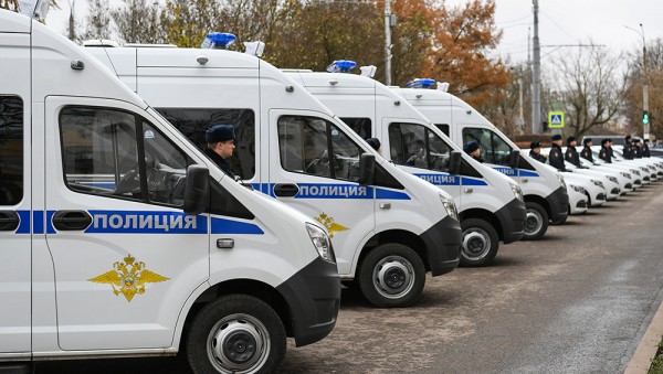 Полицейским Тверской области передали 16 новых служебных автомобилей Полицейским Тверской области передали 16 новых служебных автомобилей