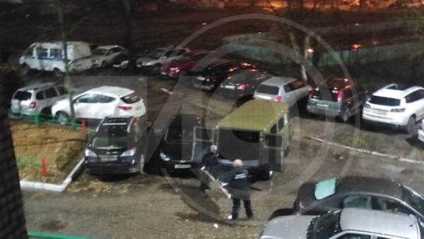 В Твери из-за запаха взломали дверь квартиры и обнаружили труп