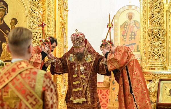 В Твери на Соборной площади открыли памятник Михаилу Тверскому и святителю Симеону В Твери на Соборной площади открыли памятник Михаилу Тверскому и святителю Симеону