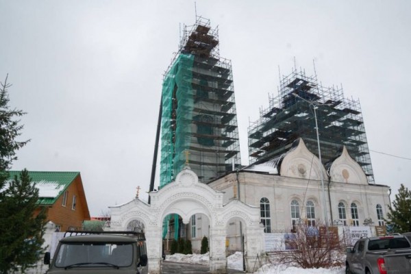 Митрополит Амвросий освятил колокола Крестовоздвиженской церкви в Тверской области Митрополит Амвросий освятил колокола Крестовоздвиженской церкви в Тверской области