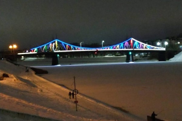 Новую подсветку подключили на Старом мосту в Твери Новую подсветку подключили на Старом мосту в Твери