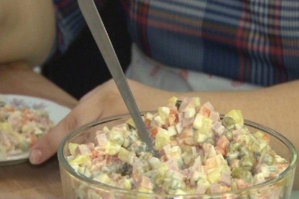 Оливье на любой вкус: рецепты главного новогоднего салата от Tverigrad.ru Оливье на любой вкус: рецепты главного новогоднего салата от Tverigrad.ru