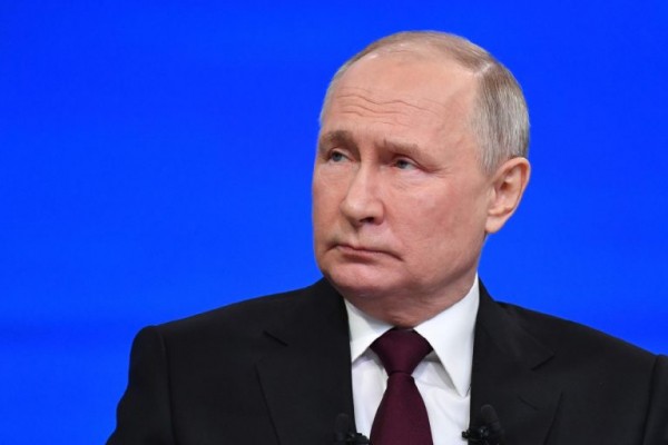 «Ребёнок - это дар Божий»: Владимир Путин высказался о семейных ценностях в России «Ребёнок - это дар Божий»: Владимир Путин высказался о семейных ценностях в России