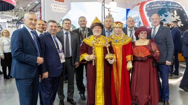 "Торжокские золотошвеи" стали точкой притяжения на выставке "Россия"