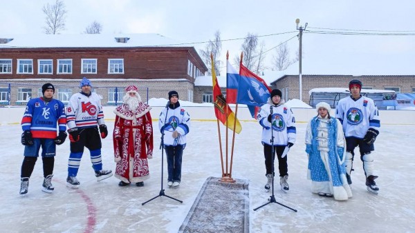 В поселке Сонково Тверской области появился новый ледовый корт В поселке Сонково Тверской области появился новый ледовый корт