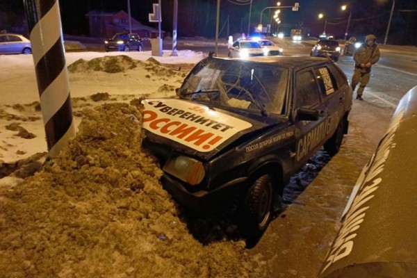 Знаменитый &laquo;Сарматмобиль&raquo; попал в ДТП на трассе М-10 в Тверской области