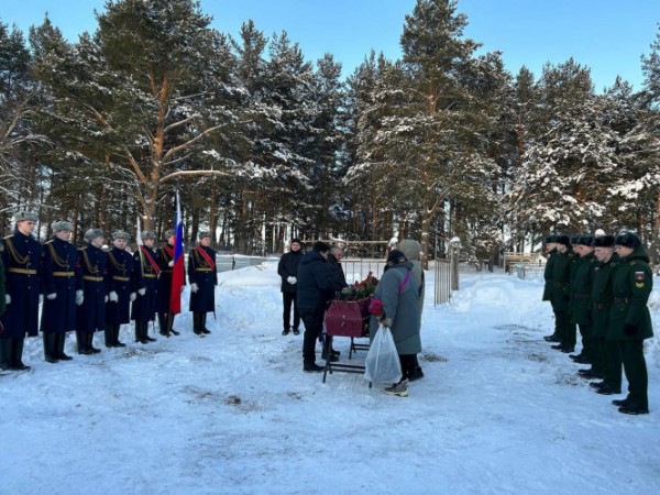 В Тверской области похоронили погибшего в СВО мобилизованного Дмитрия Орлова В Тверской области похоронили погибшего в СВО мобилизованного Дмитрия Орлова