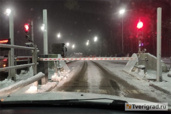 Бесплатный проезд на электромобилях по трассе М-11 в Тверской области продлили на год Бесплатный проезд на электромобилях по трассе М-11 в Тверской области продлили на год