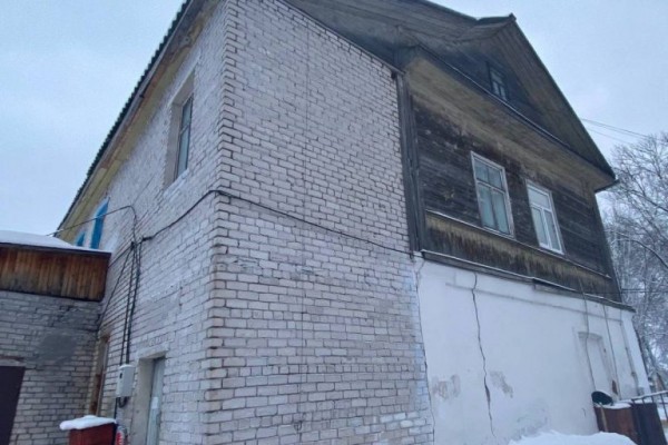СК выясняет, почему люди в Тверской области более 10 лет живут в аварийном доме СК выясняет, почему люди в Тверской области более 10 лет живут в аварийном доме
