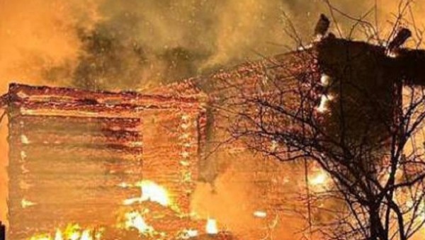 В деревне Тверской области в сгоревшем доме нашли тело пожилой женщины В деревне Тверской области в сгоревшем доме нашли тело пожилой женщины
