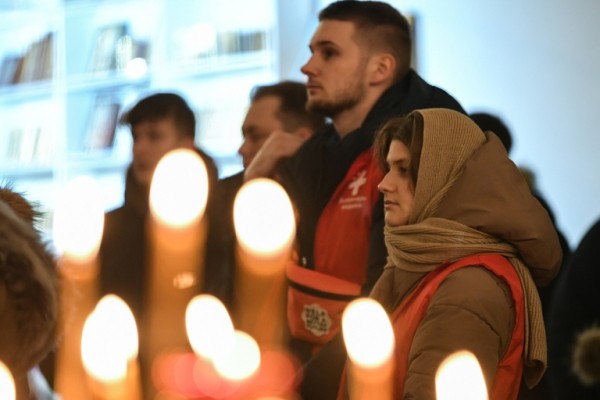 В храмах Верхневолжья проходят праздничные богослужения в честь Рождества Христова