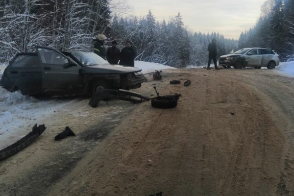 Водитель выехавшего на встречную полосу ВАЗа погиб в ДТП в Тверской области Водитель выехавшего на встречную полосу ВАЗа погиб в ДТП в Тверской области