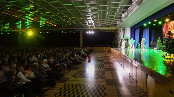 Студия "Теремок" из Твери представила спектакль "Жар-Птица" в ГКД Студия "Теремок" из Твери представила спектакль "Жар-Птица" в ГКД